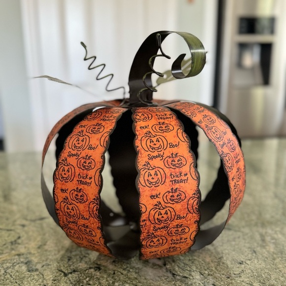 Beautiful Metal Pumpkin. Trick or Treat Halloween Decorations 12” - Picture 3 of 4